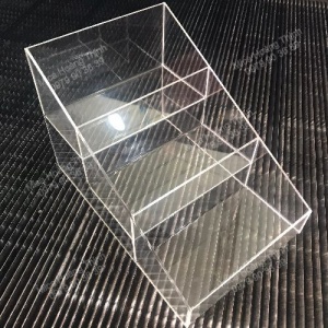 Kệ mica trưng bày 04