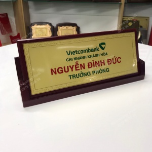 Bảng tên để bàn bằng gỗ 03