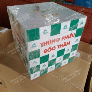 Hộp mica trưng bày 03